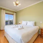 Apartamento Peaceful Near The Center #1977 *